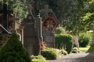 Gräber auf dem Friedhof